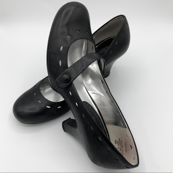 Kenneth Cole Reaction “Lucky Day” Mary Jane’s 8½ - Picture 2 of 7
